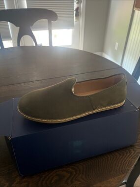 NIB CHARIX CLASSIC SLIP ON LOAFER